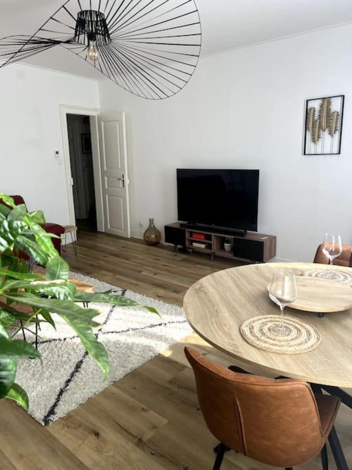 Appartement Cosy Et Lumineux Avec Parking Gratuit กอลมาร์ ภายนอก รูปภาพ
